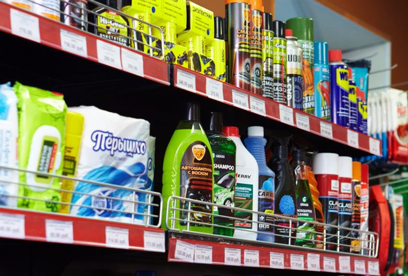Автохимия в магазине на АЗС